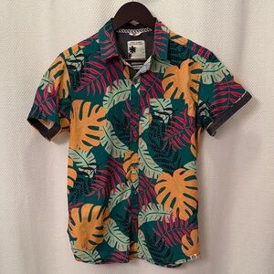 Free Planet Tropical Leaf Print Men's Button Down Shirt